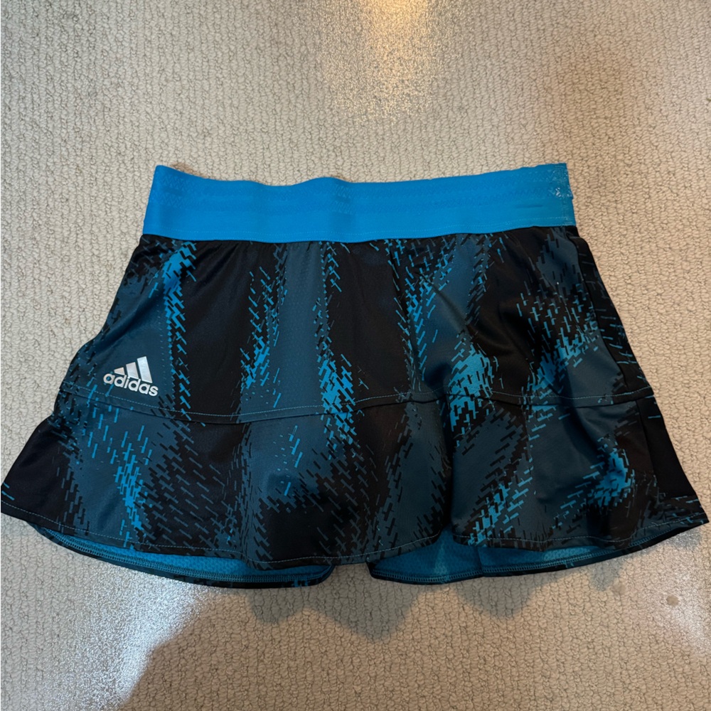 Adidas Primeblue Turquoise skort (skirt with attached Shorts) size small